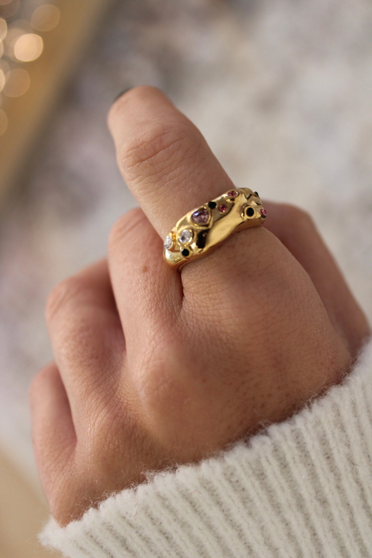 Ring with Zirconia Details