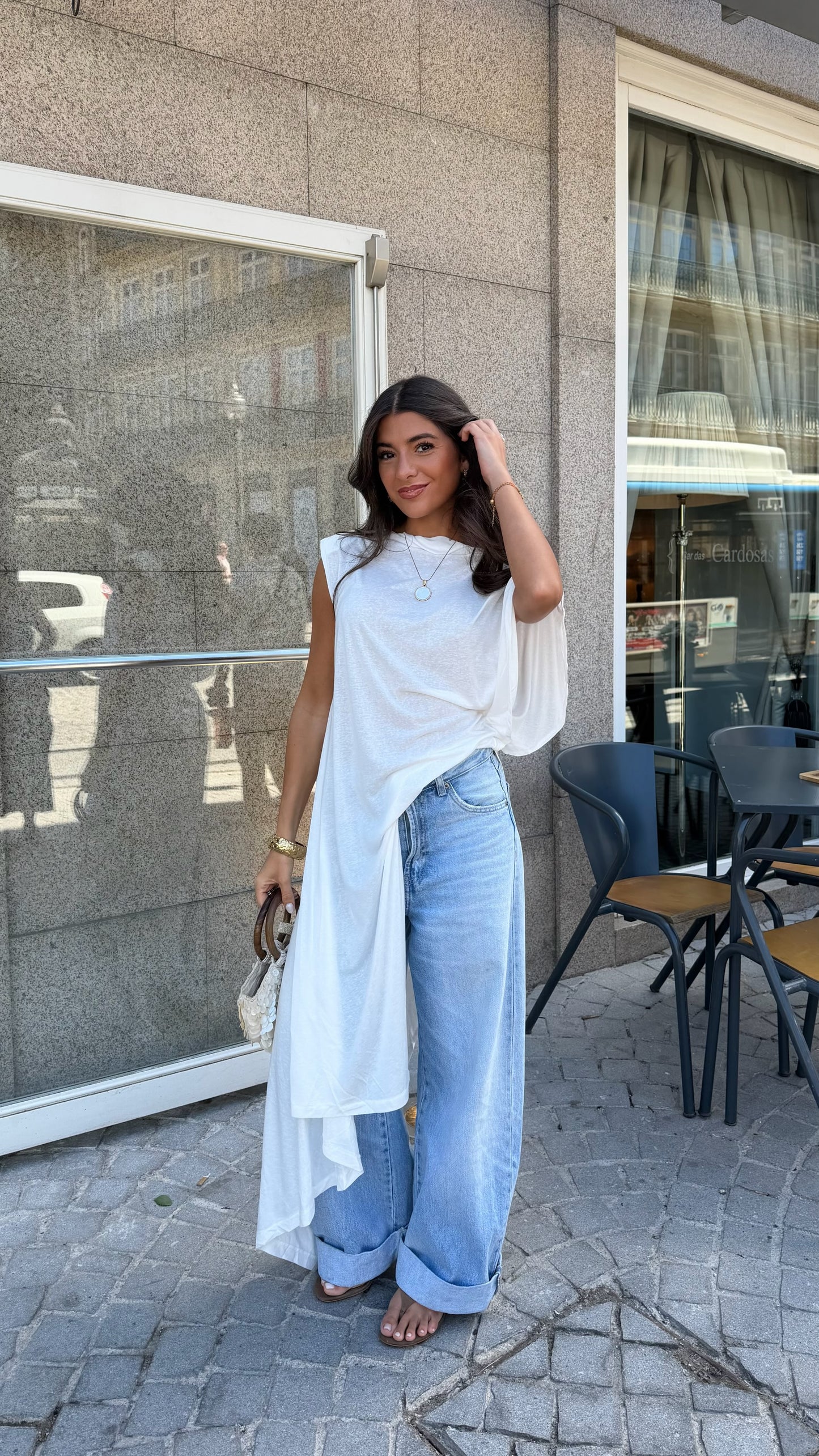 Asymmetric Top in White