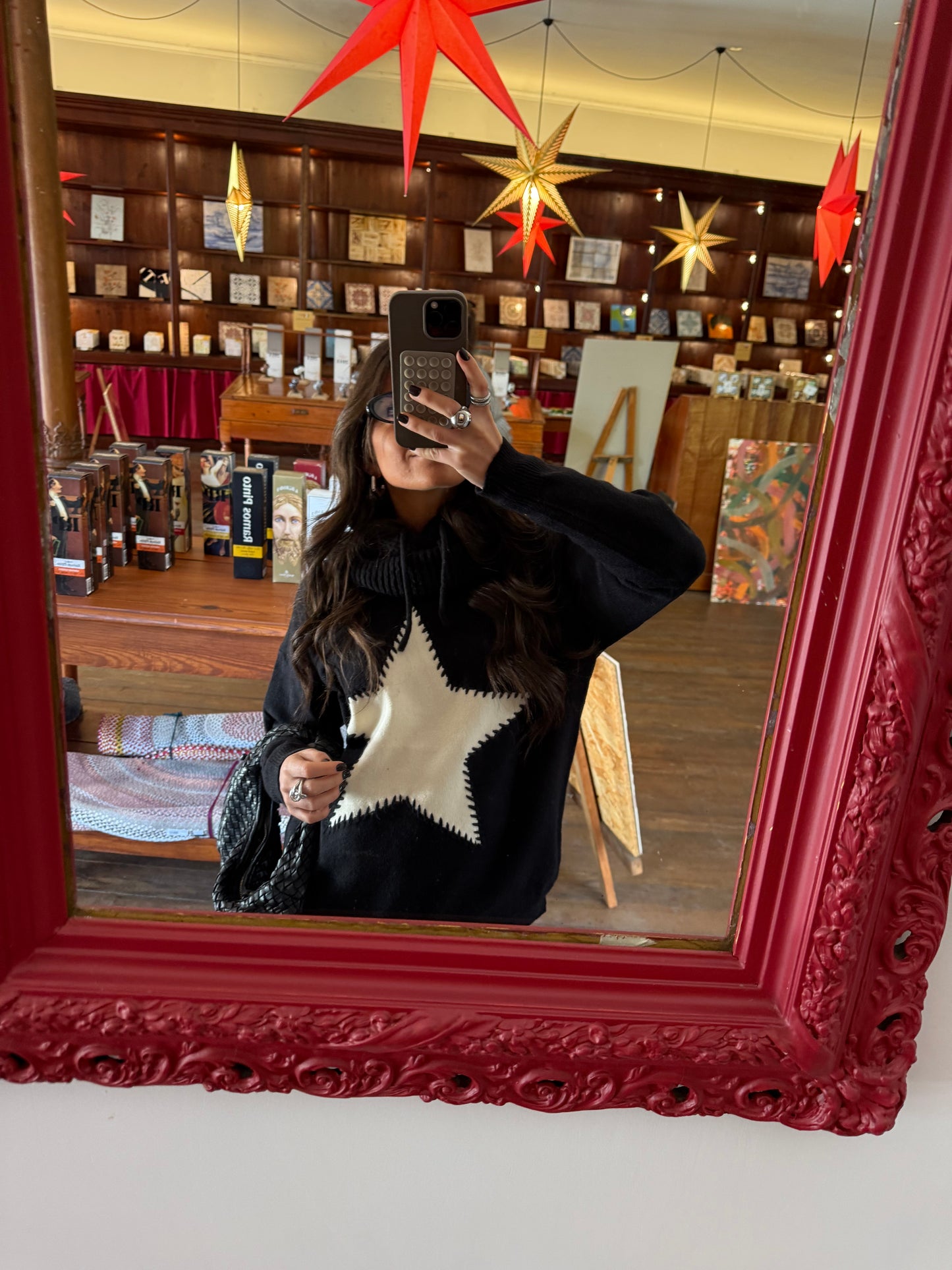 Star Accent Wool & Cashmere Sweater In Black & White