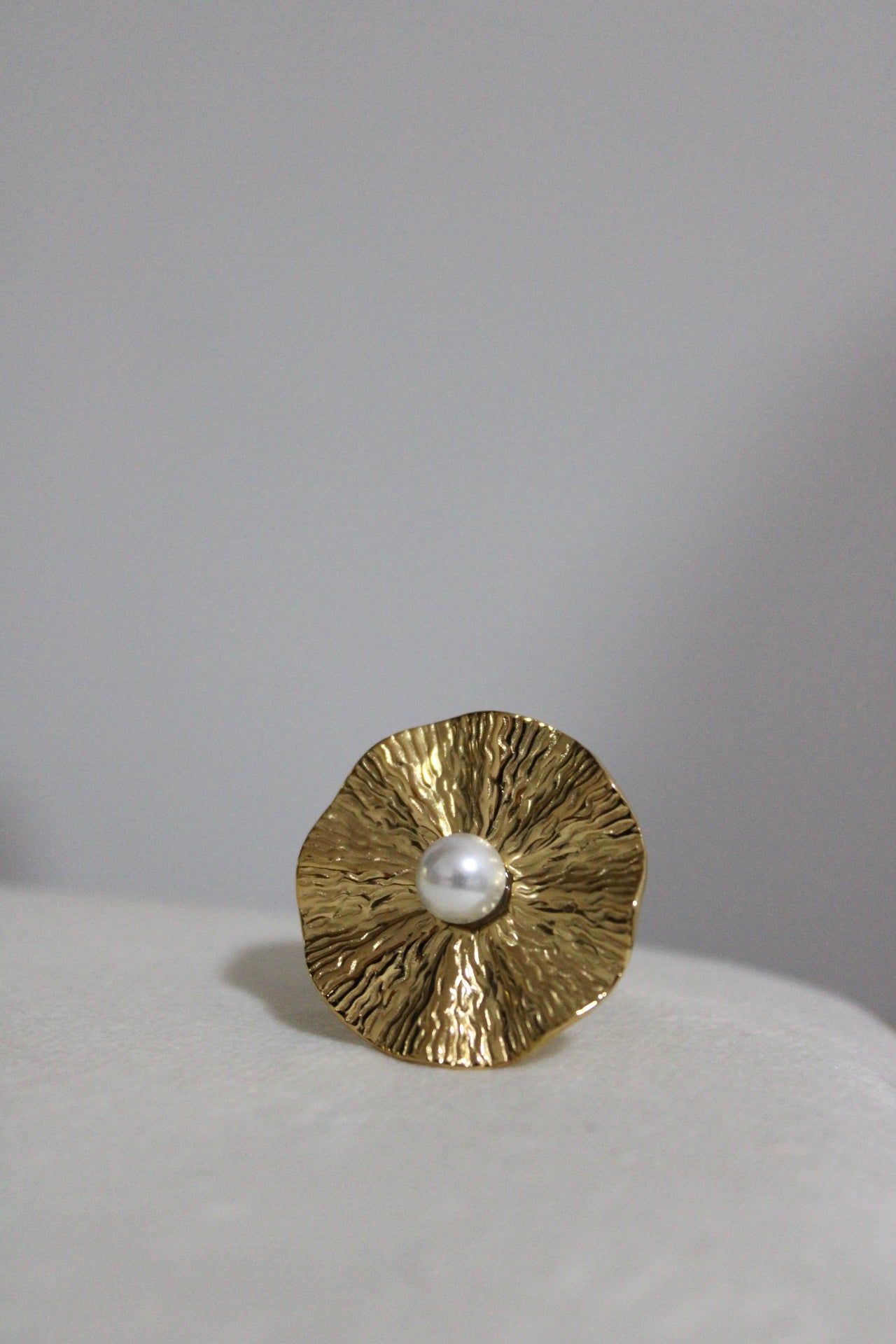 Round Ring with Pearl