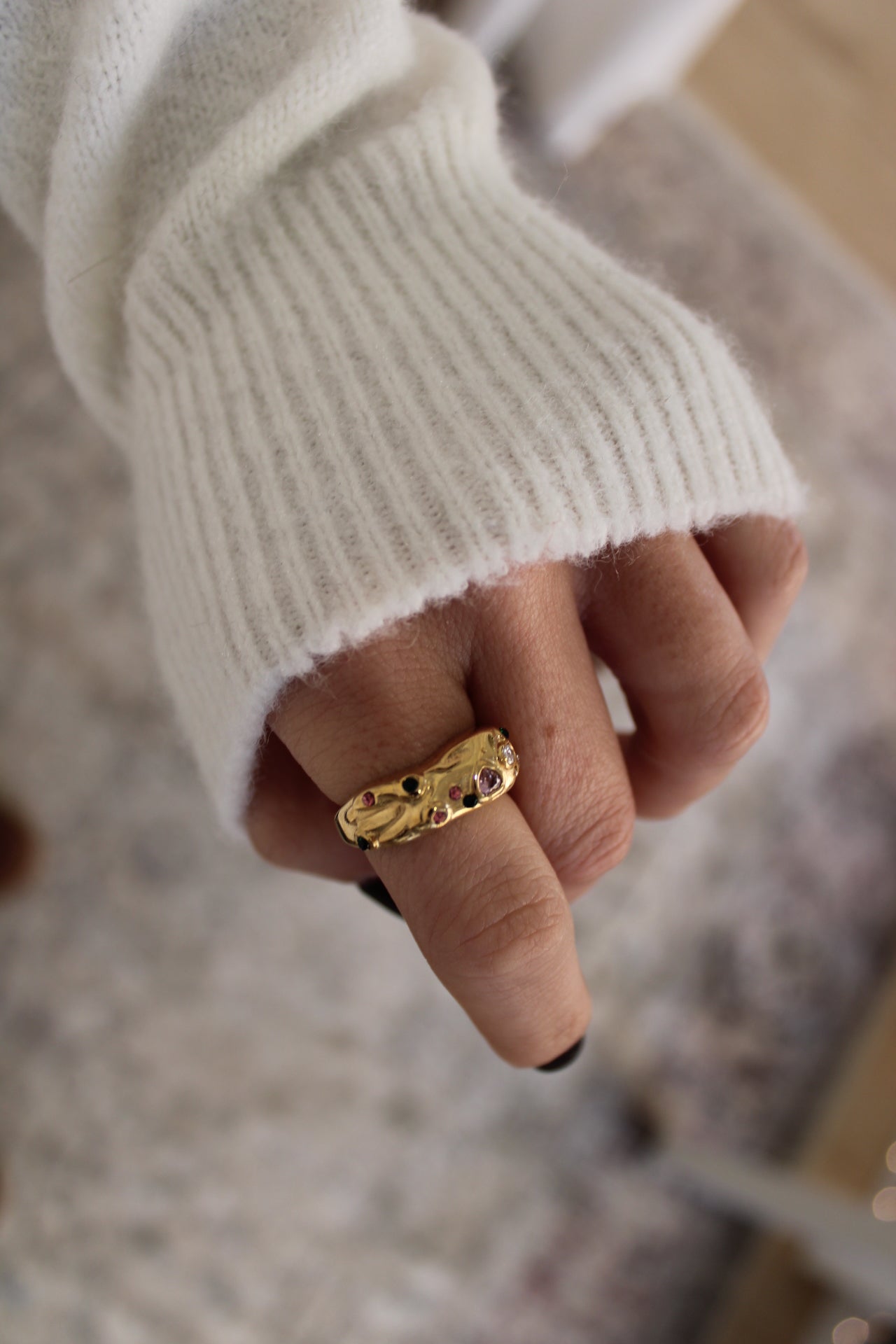 Ring with Zirconia Details