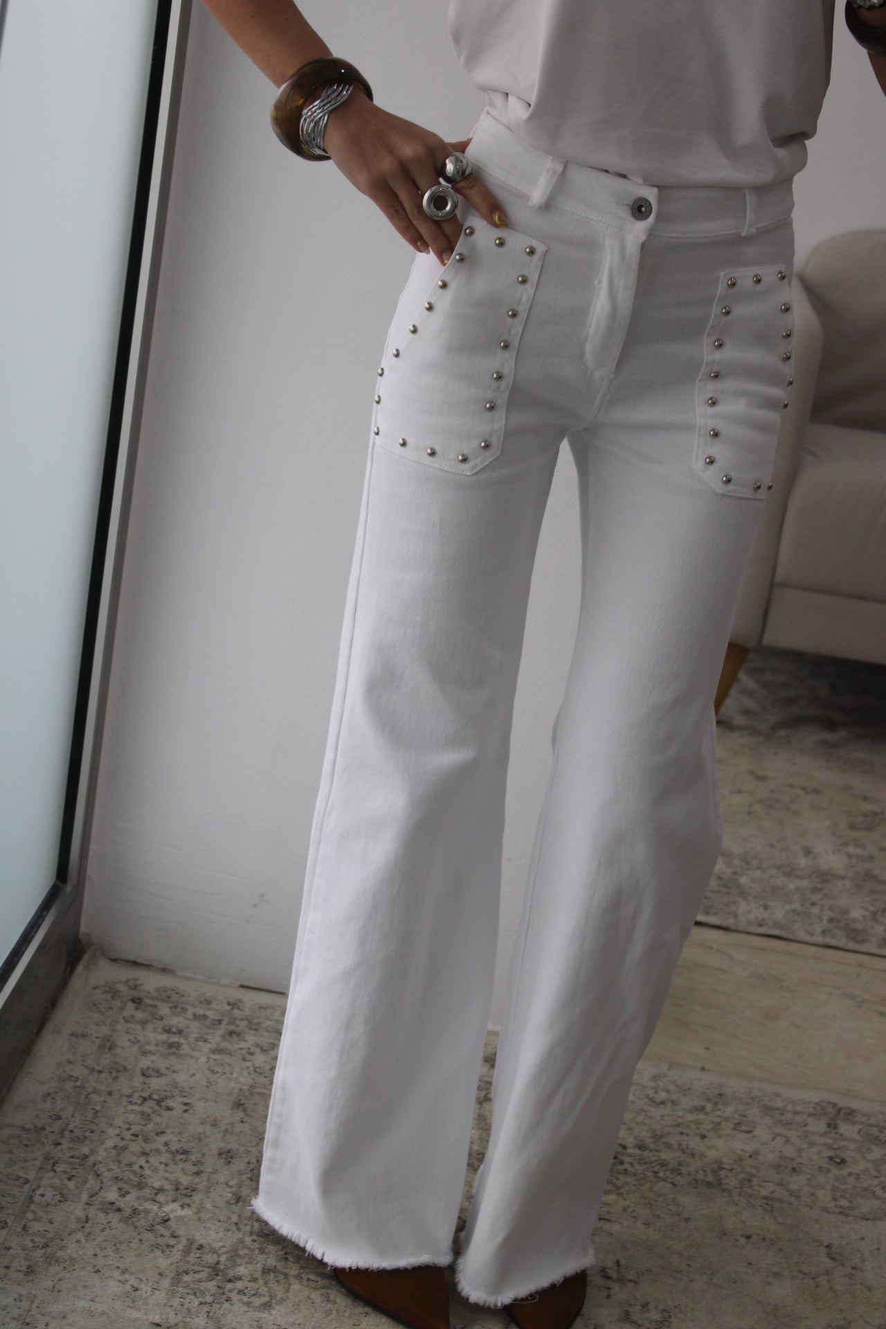 Jeans with Front Pockets and Stud