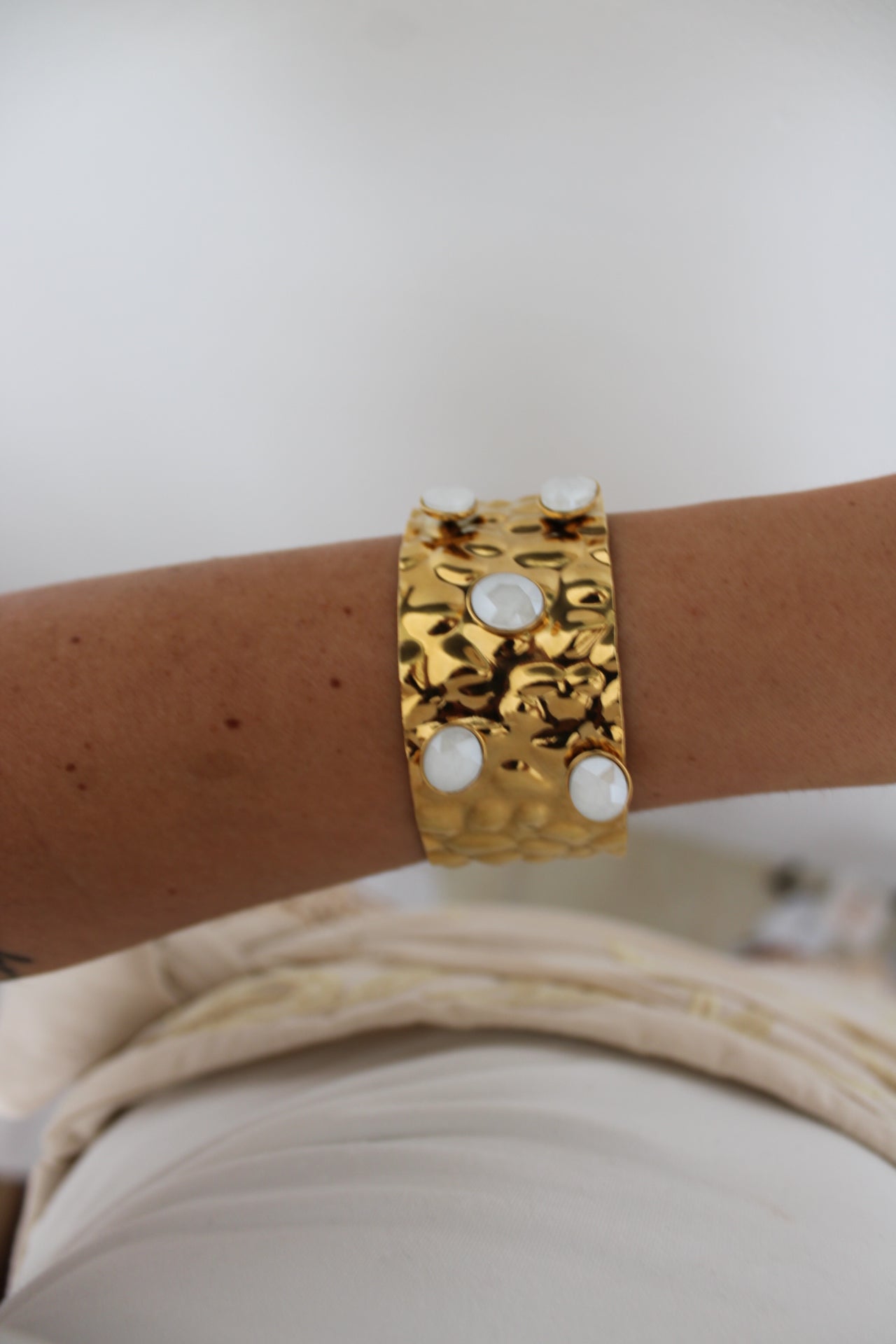 Hammered Adjustable Bracelet with White Stones