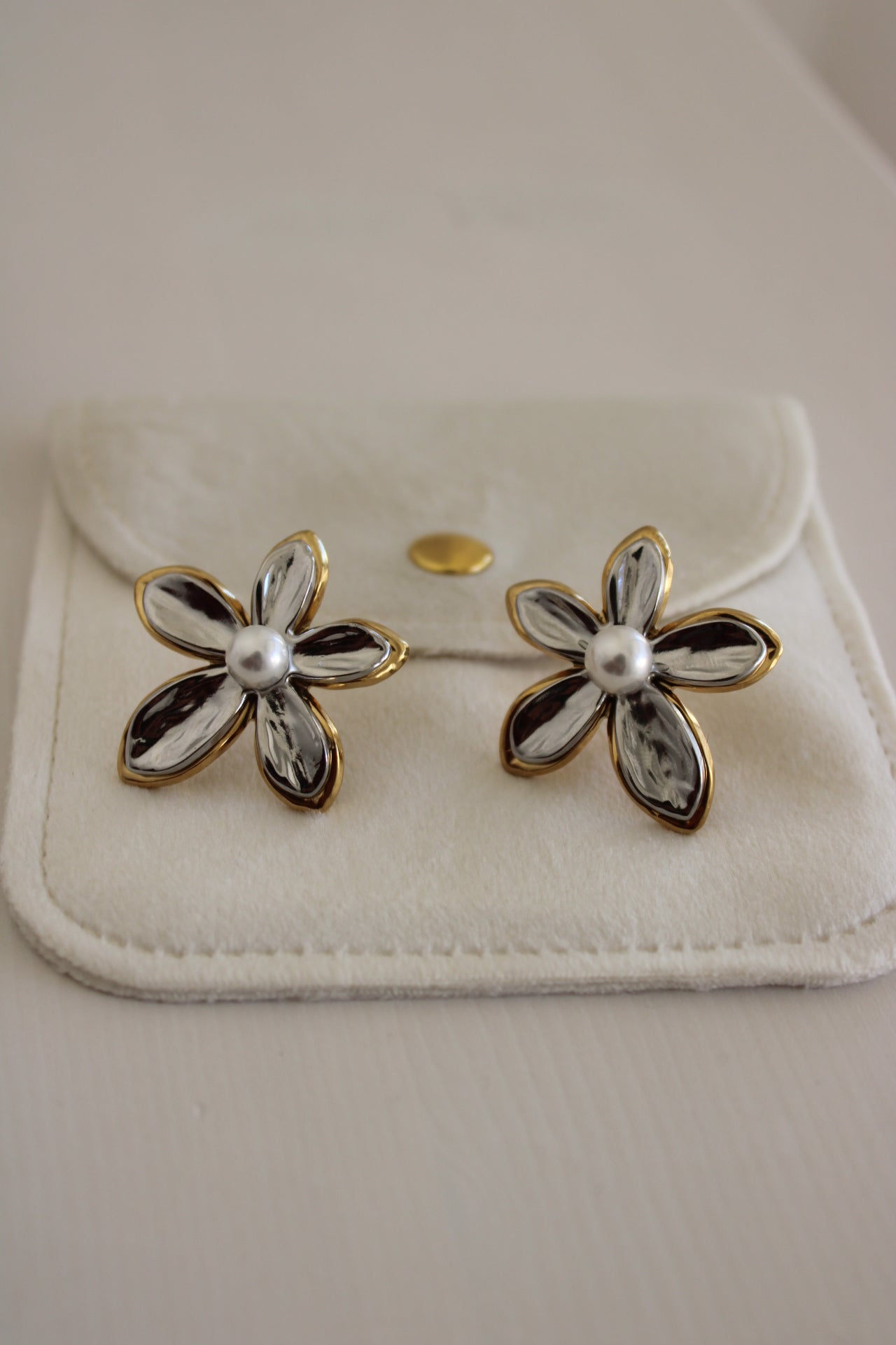 Flower Earrings with Pearl