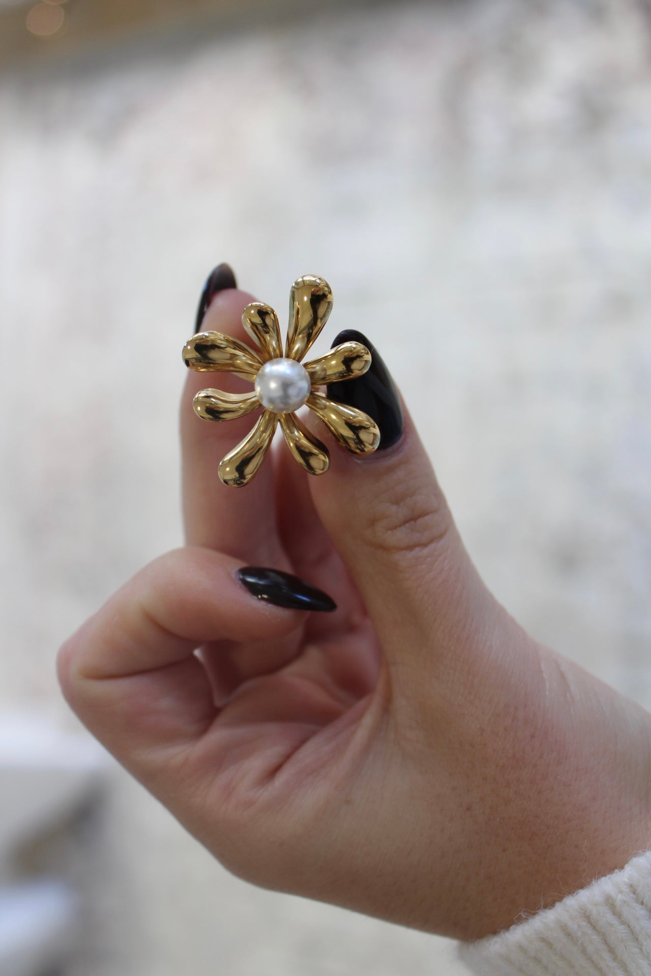 Flower Ring with Pearl