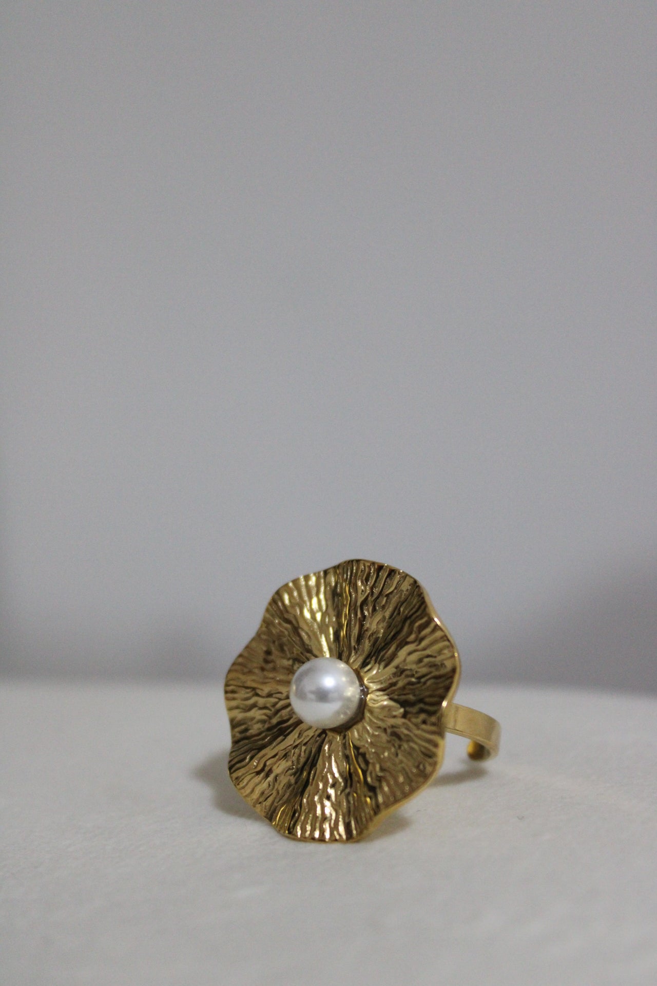 Round Ring with Pearl