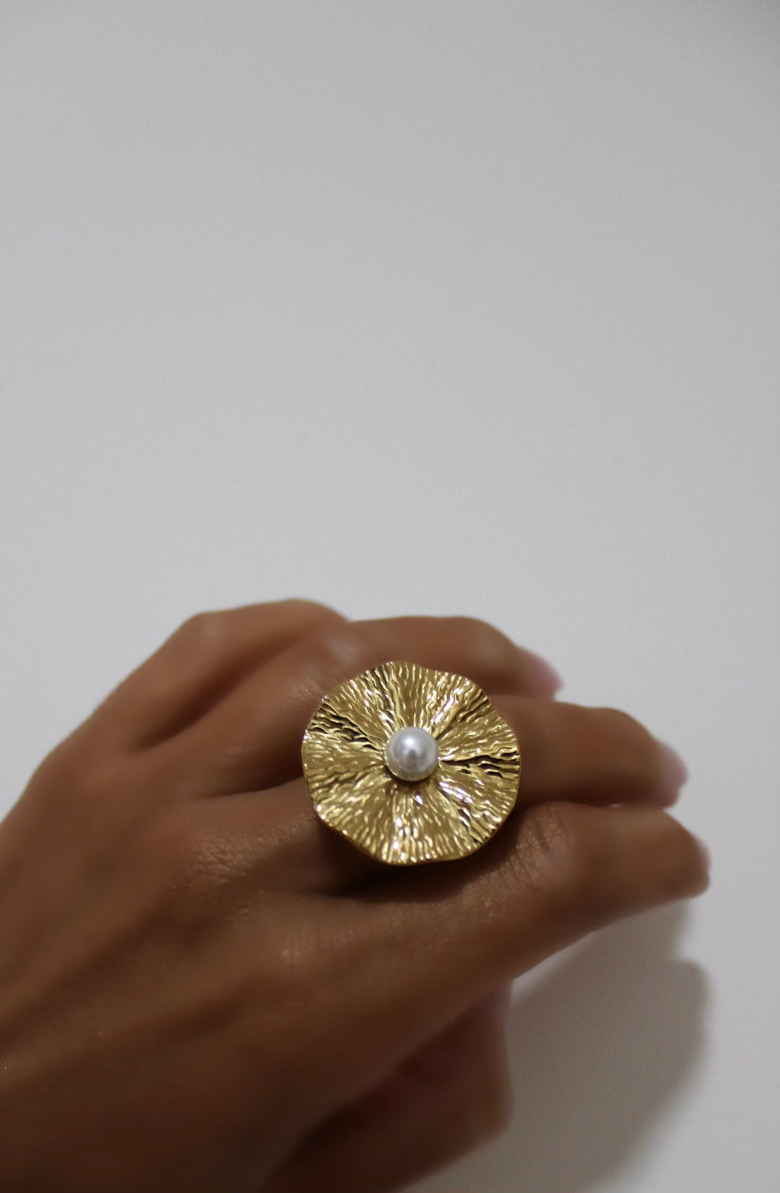 Round Ring with Pearl