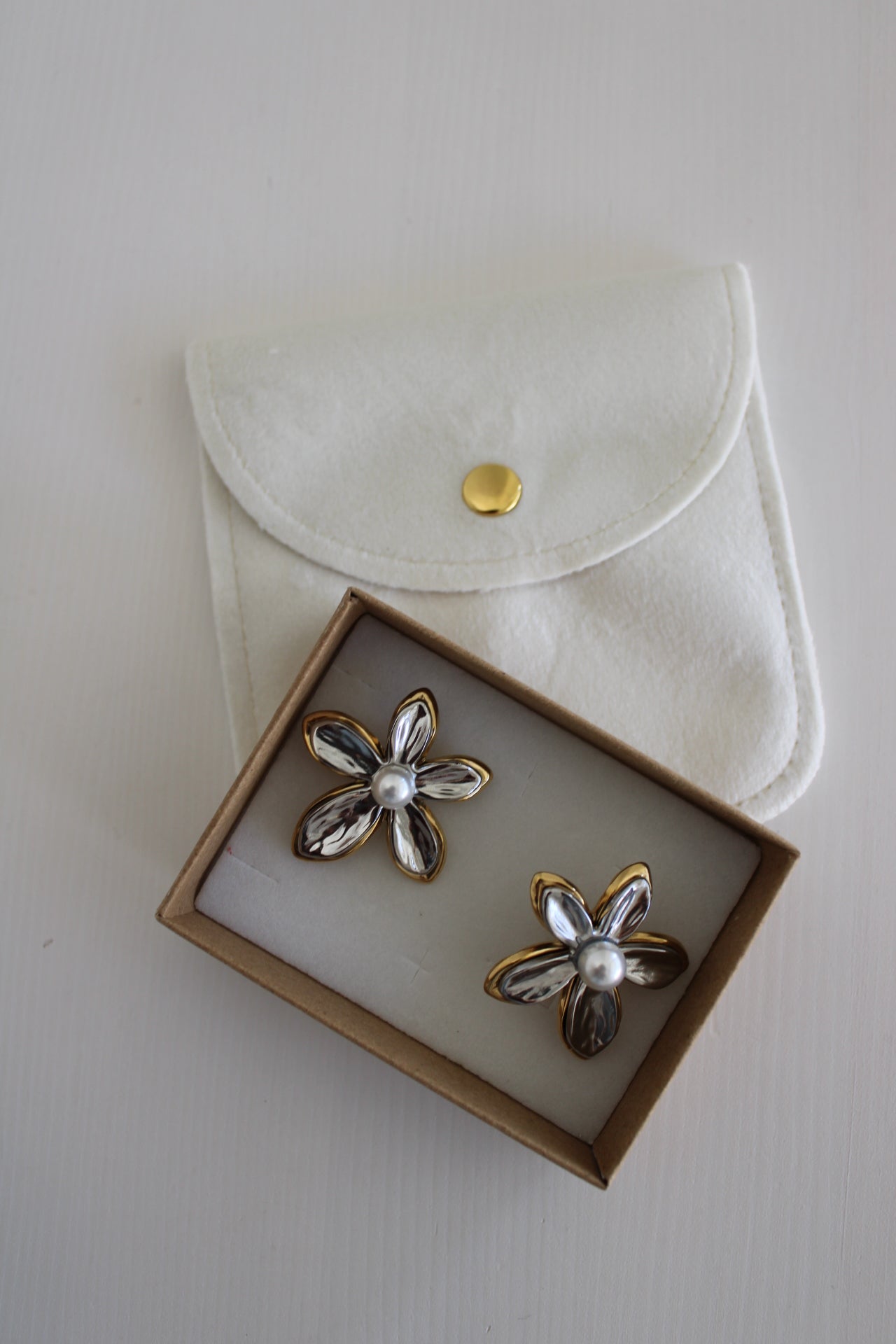 Flower Earrings with Pearl