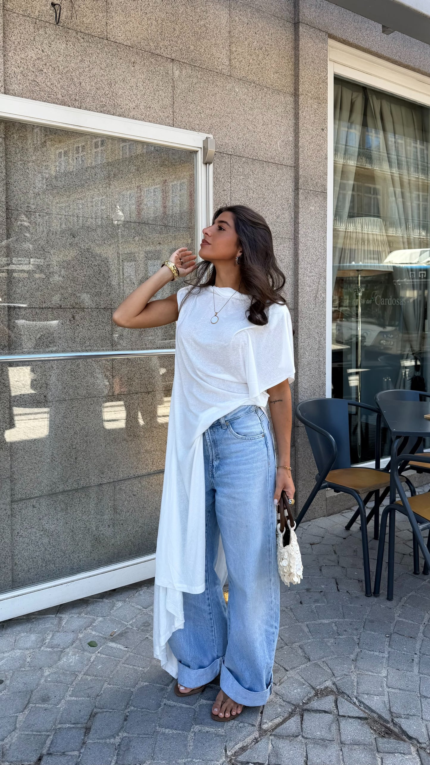 Asymmetric Top in White