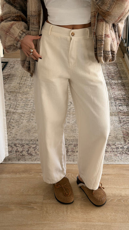 Essential Cream Barrel Jeans