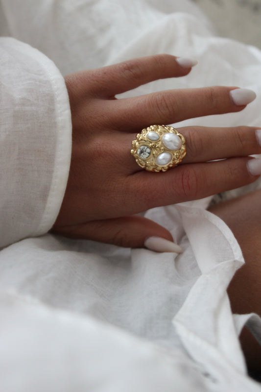 Ring with pearls and cubic zirconia