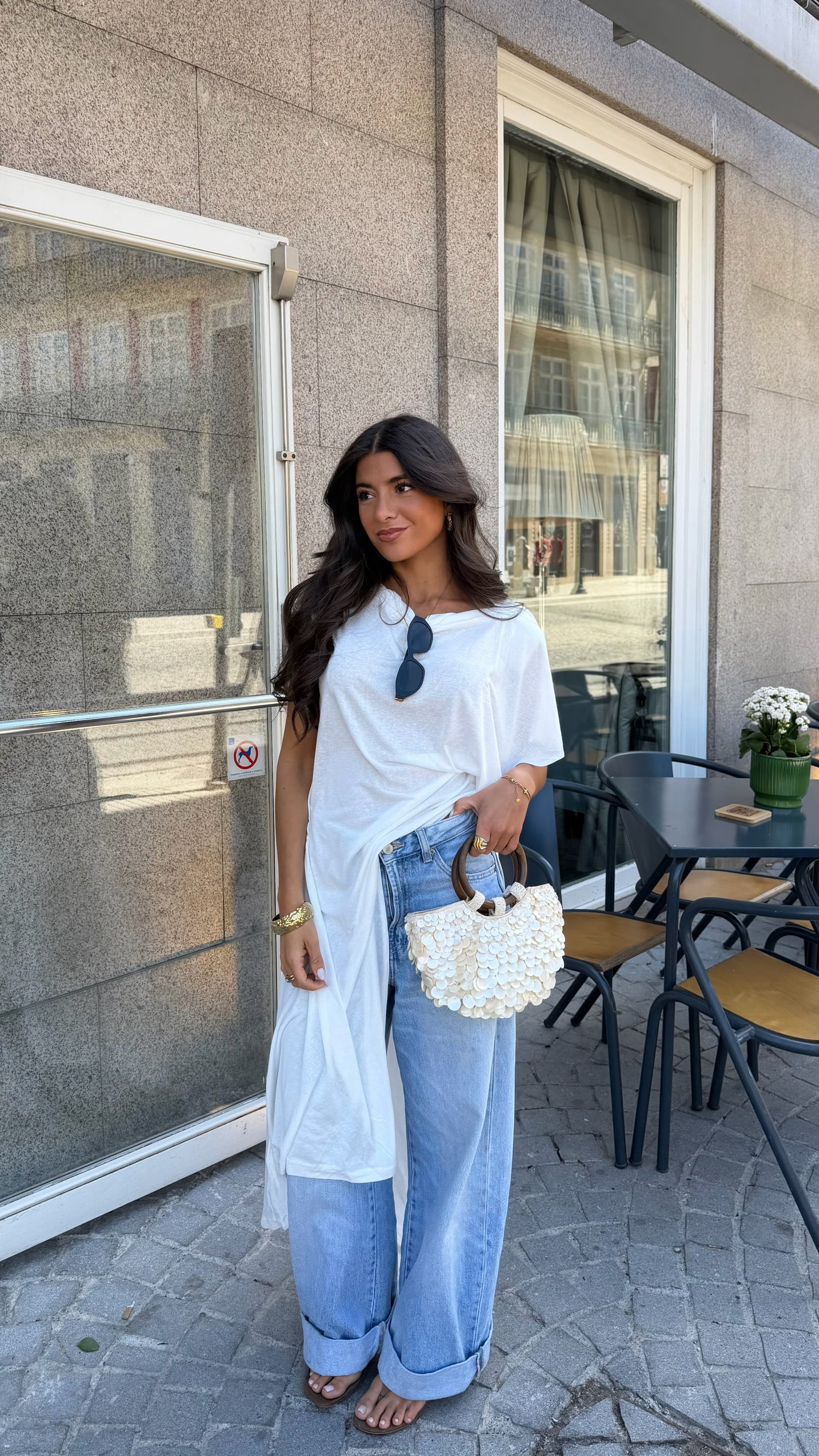 Asymmetric Top in White