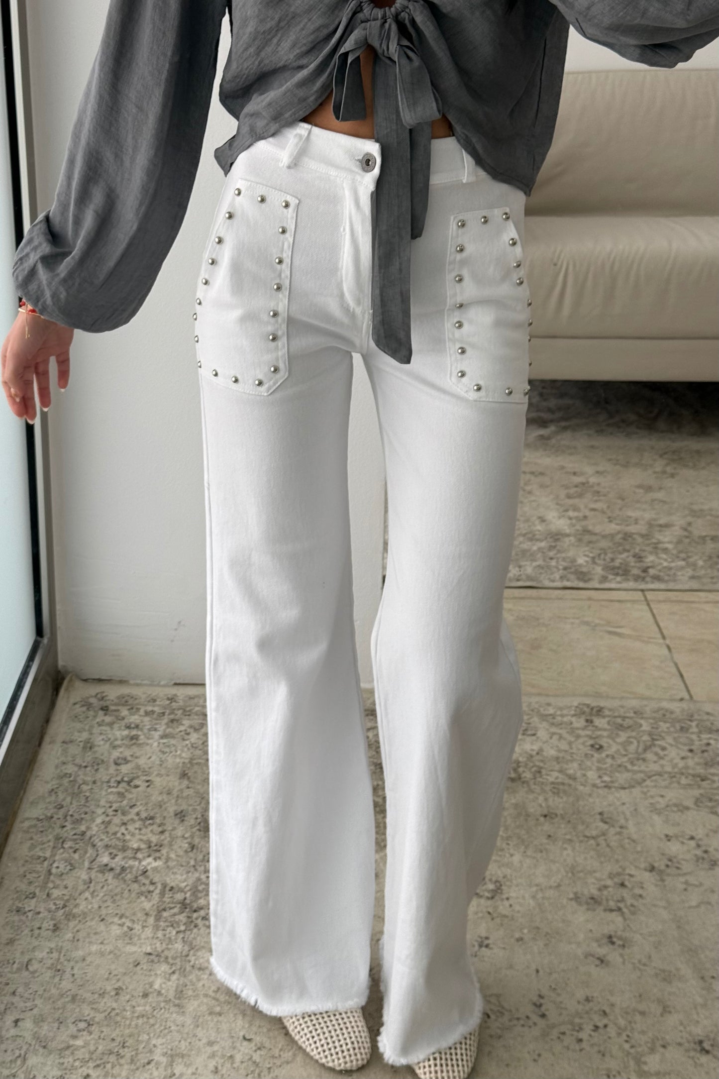 Jeans with Front Pockets and Stud