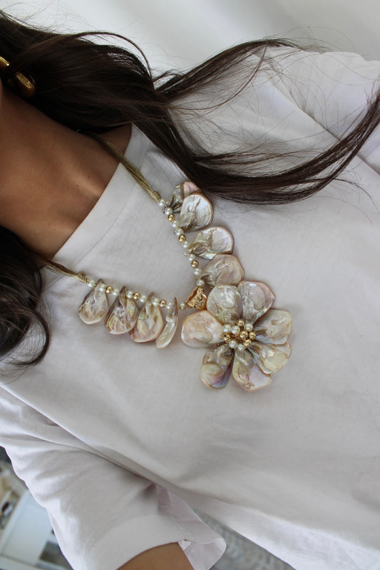 Maxi Necklace with Shells