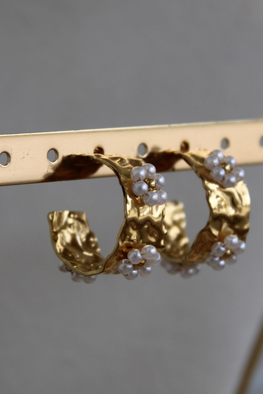 Hammered Earrings with Pearls