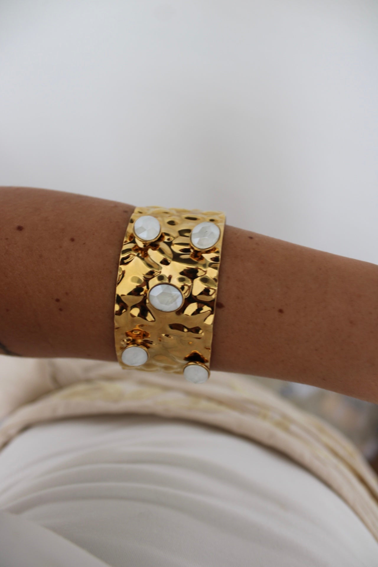 Hammered Adjustable Bracelet with White Stones