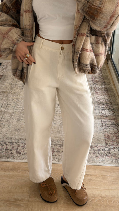 Essential Cream Barrel Jeans