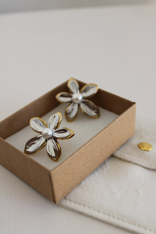 Flower Earrings with Pearl