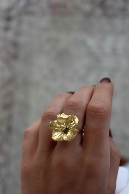 Adjustable Ring with Flower Design