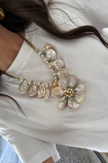Maxi Necklace with Shells
