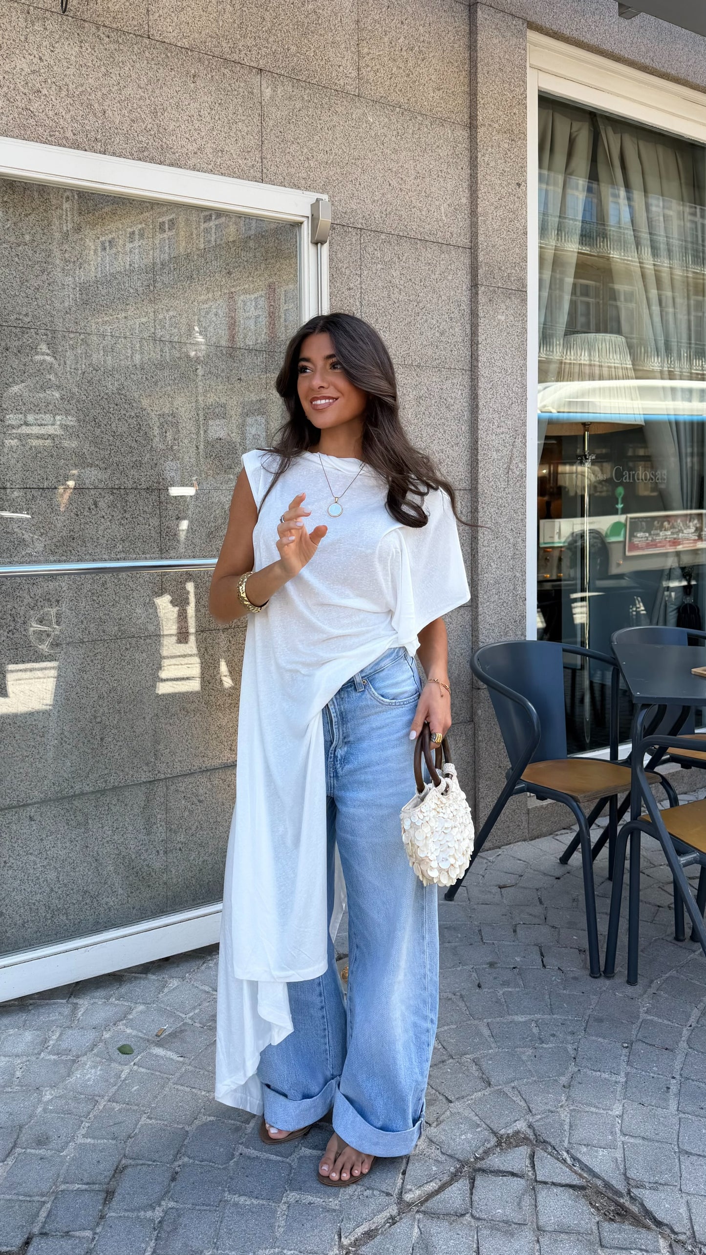 Asymmetric Top in White