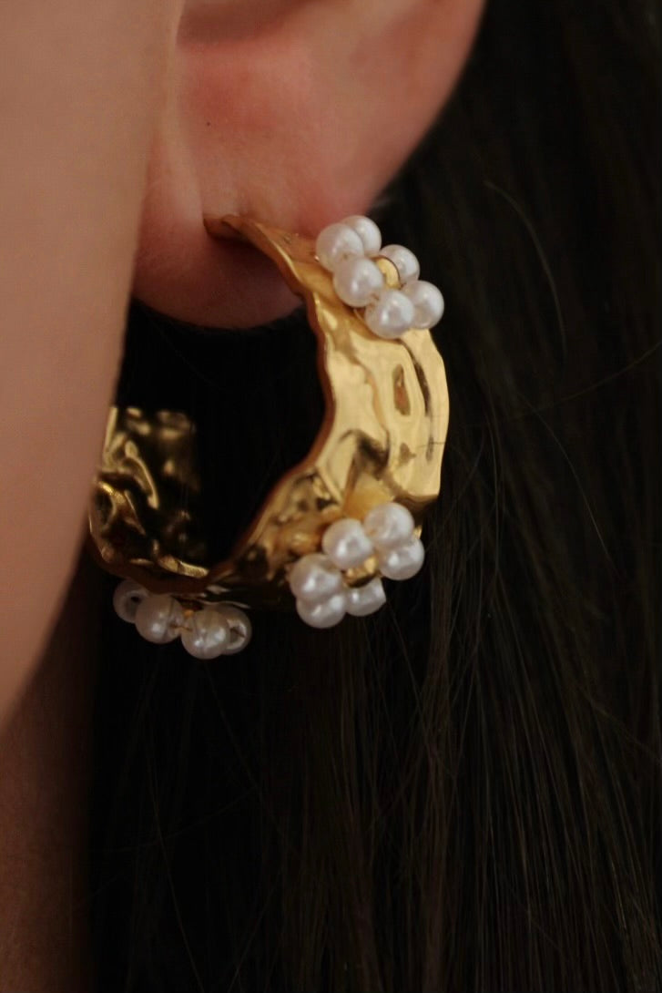 Hammered Earrings with Pearls