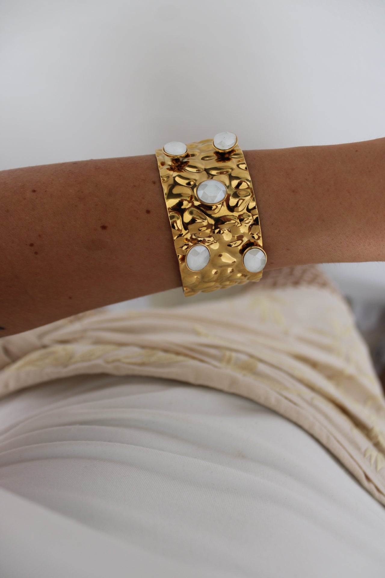 Hammered Adjustable Bracelet with White Stones